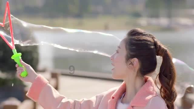胡可带儿子度假,13岁安吉变氛围感帅哥,鱼儿获赞会逆袭成都敏俊